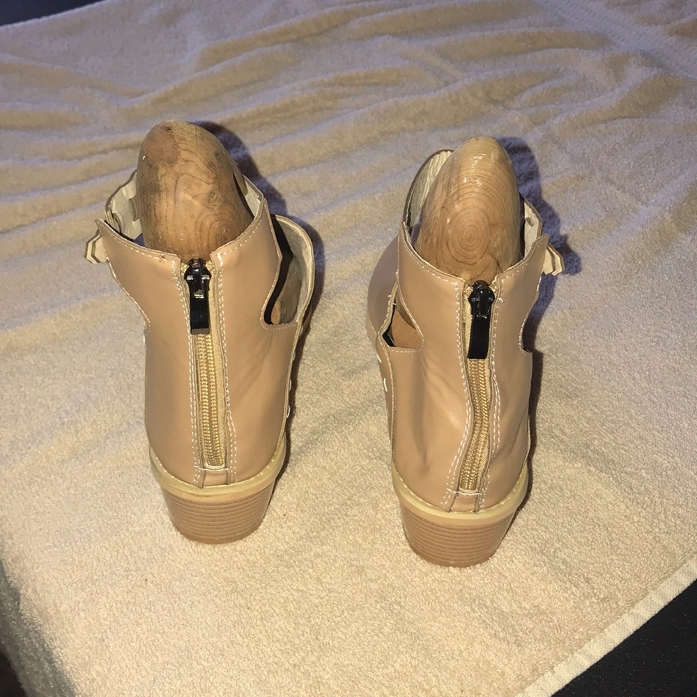Shoes - Picture 2 of 4